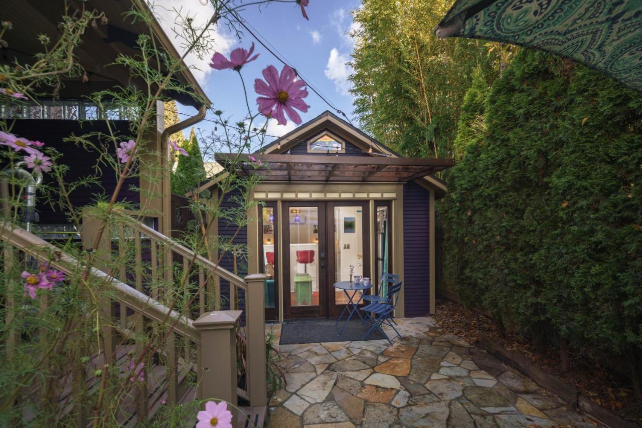 Secluded 2 Bdm Patio Villa Right By All The Action Portland Exterior photo